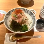 日本橋 海鮮丼 つじ半 室町店 - 