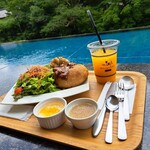 ベーカリー＆テーブル 東府や 足湯カフェ - 