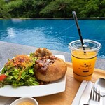 ベーカリー＆テーブル 東府や 足湯カフェ - 