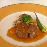 ラ・トゥーエル - 国産牛フィレ肉のポアレ
