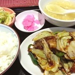 Chainahausukien - ホイコーロー定食。濃い味付けがご飯に合う美味しさ