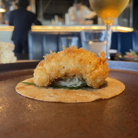 Opuses - 温前菜（鱧のフリット、サワークリーム、蕎麦粉のクレープ）