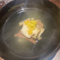 肉和食 月火水木金土日 - 清汁仕立て 和牛ツラミと鮑