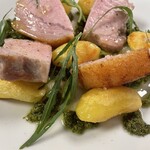 アンティカ・オステリア・ダル・ポンピエーレ - 沖縄ブタのソテー　イモも美味しい