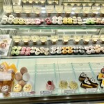 カフェ スイーツ フィーカ - ショーケース左側