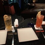 DINING & BAR TABLE 9 TOKYO - 