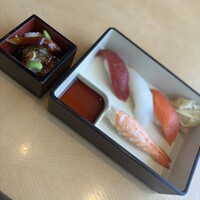 ブッフェアンドカフェ スロープサイドダイナー ザクロ - 