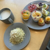 ブッフェアンドカフェ スロープサイドダイナー ザクロ - 
