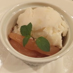 ワインレストラン ドミナス - リンゴのソルベ