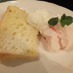 ワインレストラン ドミナス - シフォンとさくらアイス