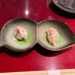 1000 - 左：トリュフのクリームチーズ 右：いぶりがっこのクリームチーズ