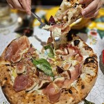 ピッツェリア エ オステリア パドリーノ - こ、これは凄い！！ボ━゜+.(・∀・).+゜.━ノ！！冷蔵庫から出てきたばかりフレッシュな無花果がフルーティーに香ります。生ハムの塩味と全てを包み込む絶品チーズのハーモニー！もはや芸術です！