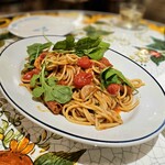 ピッツェリア エ オステリア パドリーノ - 静岡県産沼津湾の赤エビとチェリートマトのスパゲットーニ(2.2㎜)パスタの中には大振りのエビがゴロゴロと入った贅沢な一品