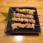 旬彩酒房 わらじ - もも、ぼんじり