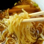 南紀マルショウ - 中華そば・スープに絡む細麺