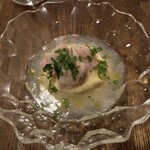 イヴォワール - とうもろこしのムースとハマグリのジュレ