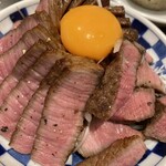 焼肉みつ星 - 見事な手さばきローストビーフ