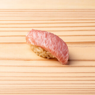 季節感じる素材を使用。3号店の魅力を感じるコースに舌鼓