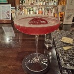 バー　アルシェ - ウオッカベース。すもものカクテル。