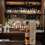バー　アルシェ - 右(入口に近い方)カウンターはスコッチやバーボン