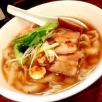 長安 ぴかいち - 晩御飯は、豚バラ刀削麺！(＾ｰ^)ノここも遅い時間までやってて、しかも美味しいから助かってます(￣▽￣)