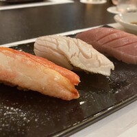 鮨処 凜 - ズワイガニ、カツオ、中トロ