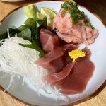 横浜漁港 - 本鮪の食べ比べ