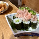 横浜漁港 - 海鮮アテ巻き ネギトロとタコの唐揚げ