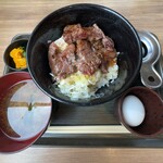 肉どんぶり専門店 丼の市まつ - 牛レアステーキ丼100g
