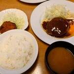 ウチョウテン - ハンバーグとシーフードクリームコロッケのセット  税込み価格1480円