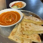 アグラ - チーズナン&バターチキン