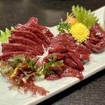 鳥益 - 馬刺し