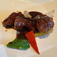 チャイニーズ 芹菜 - 豚ヘレ肉の黒酢酢豚