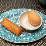 華都飯店 OsakaMetro本町ビル店 - 揚げ餅餃子とミニ春巻