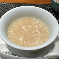 華都飯店 OsakaMetro本町ビル店 - 蟹肉と卵白のとろみスープ
