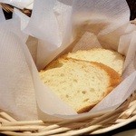 イル･ヴィゴーレ グランデ - ランチのパン