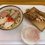 丸吉食品 - 沖縄そば ¥800＋カニもずく天ぷら1個 ¥450（価格は訪問時）