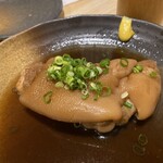 串と煮込みの元祖居酒屋 個室 門限やぶり - 豚骨煮込み