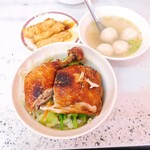 金仙魚丸店 - 鶏腿飯、蝦仁捲、魚丸湯