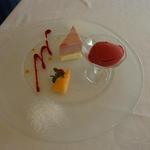 箱根ハイランドホテル　ラ・フォーレ - ホワイトチョコレートと苺のムース（スイーツ）