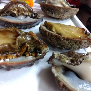 旬の食材を活かした料理と、お客様の要望に応えるコースメニュー