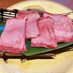 焼肉ホルモン たけ田 - 名物ねぎ包みシルクタン