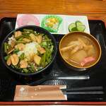 たぬ金亭 - 豚玉丼（小盛り）