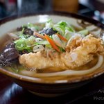 Arakuraya - 新倉屋　肉天うどん　Photo by あなたのかわりに・・・