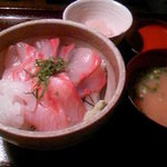 海鮮丼600円☆（味噌汁付き）