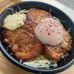チャーシューエッグ専門店 ぶうたま - 生姜焼き風チャーシューエッグ丼