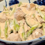 푸도&바 코타츠 - 닭완자와 아스파라거스 크림 조림