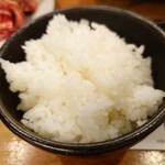 焼肉じねん - ごはん中250円税込