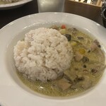 TOP BEAT CLUB - 暑さも吹き飛ぶスパイシーなグリーンカレー。辛いの大丈夫な私にはGOODでした＾＾