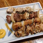 藤よし - 手前から、べんてん・つくね・きも・こぶくろ